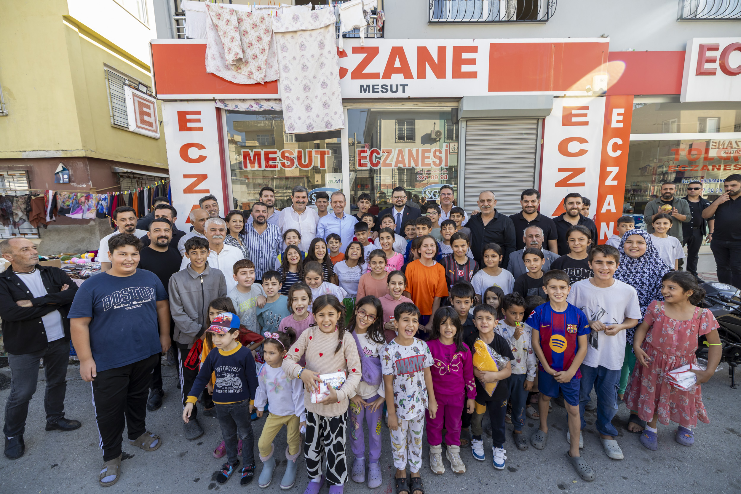 Başkan Seçer, Kurdali̇’de Pazar Zi̇yareti̇ Yapti (9)