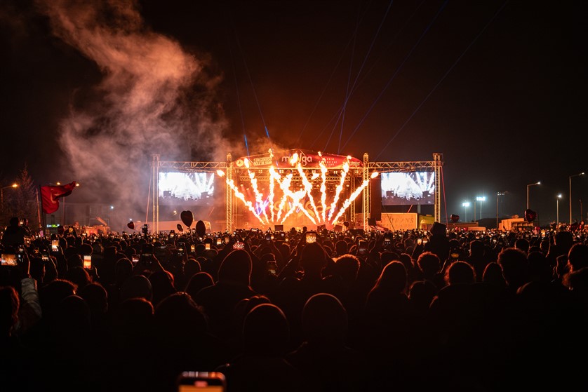 D S C F0099 Enhanced N R