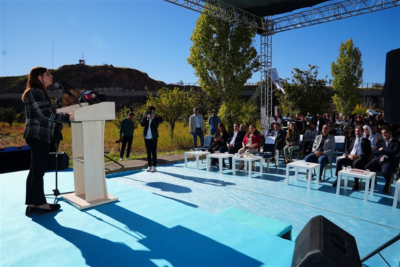 G4L Osh9 X Q A A W Y3 G