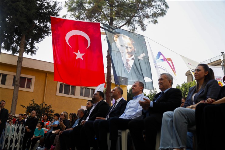 Başkan Seçer Ve Meral Seçer, ‘Cumhuri̇yet’i̇n 2. Yüzyili’nda Eği̇ti̇m’ Söyleşi̇si̇ne Katildi (10)