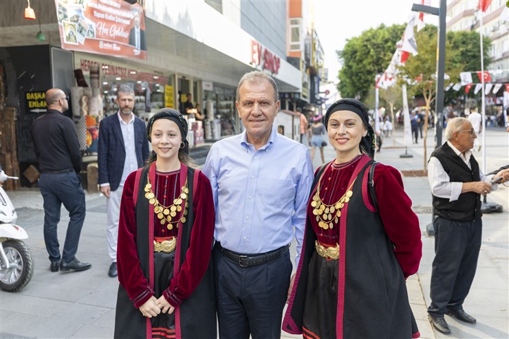 Başkan Seçer Ve Meral Seçer, ‘Cumhuri̇yet’i̇n 2. Yüzyili’nda Eği̇ti̇m’ Söyleşi̇si̇ne Katildi (12)
