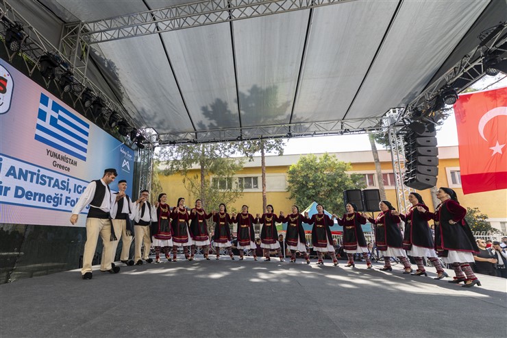 Başkan Seçer Ve Meral Seçer, ‘Cumhuri̇yet’i̇n 2. Yüzyili’nda Eği̇ti̇m’ Söyleşi̇si̇ne Katildi (15)