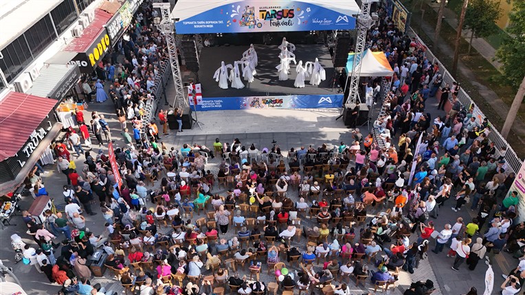 Bi̇nlerce Yurttaş ‘4. Uluslararasi Tarsus Festi̇vali̇’ne Akin Etti̇ (32)