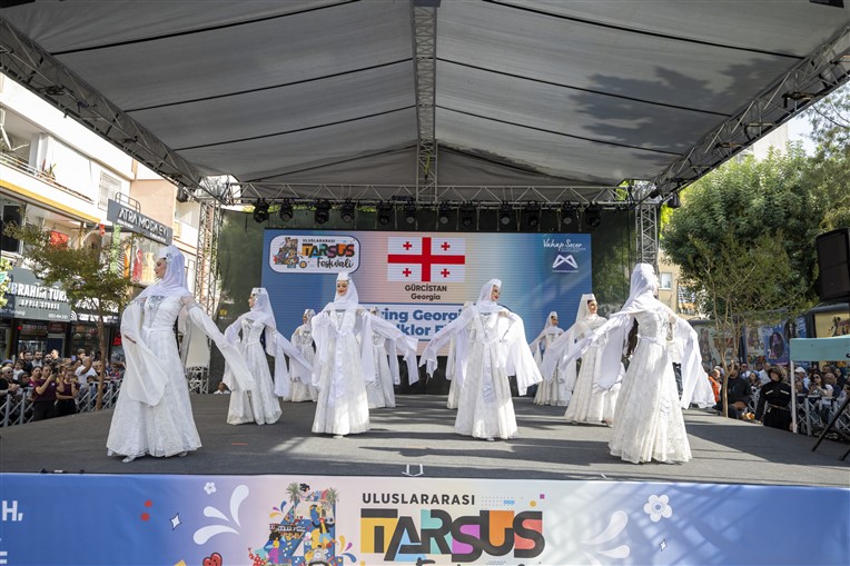 Bi̇nlerce Yurttaş ‘4. Uluslararasi Tarsus Festi̇vali̇’ne Akin Etti̇ (44)