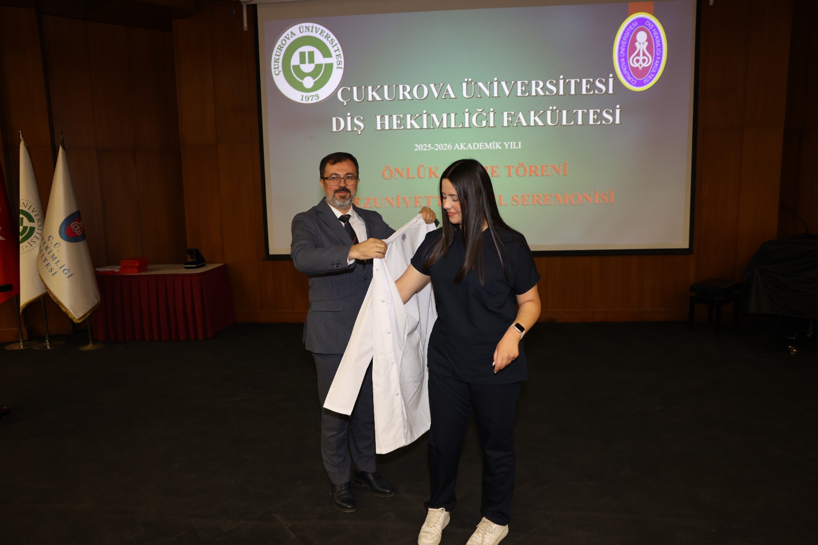 Çukurova Üniversitesi Diş Hekimliği Fakültesinde Beyaz Önlük Ve 25 Yıl Mezuniyet Seremonisi Düzenlendi (8)