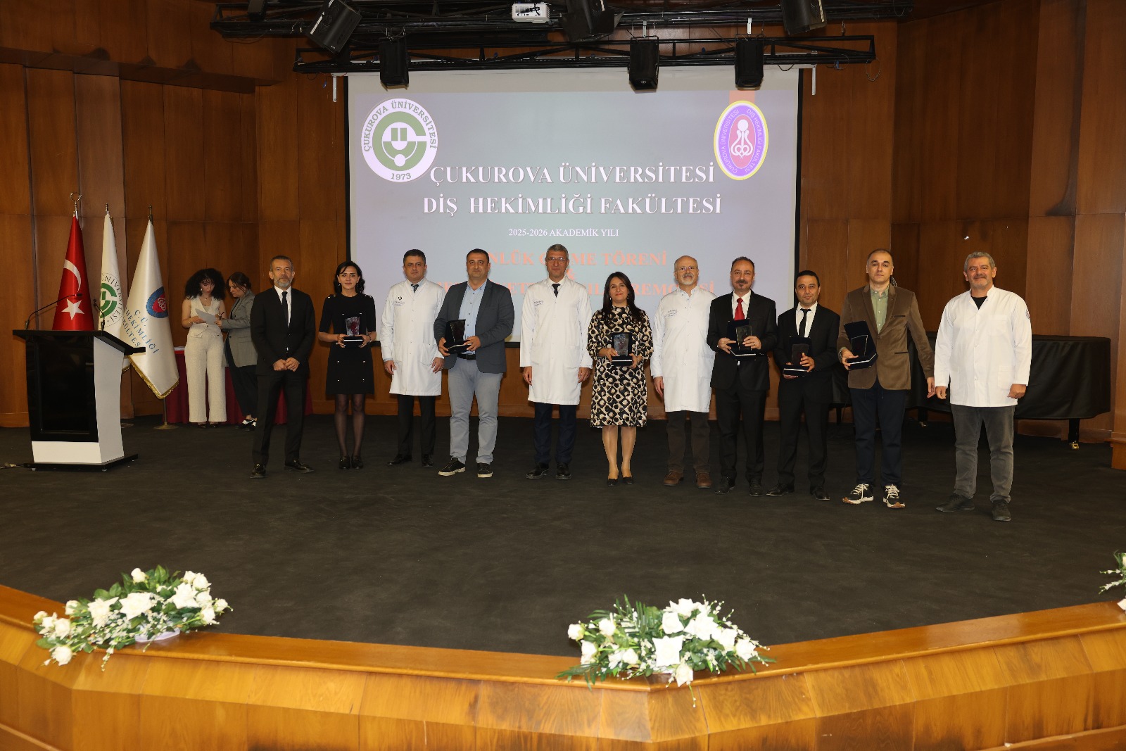 Çukurova Üniversitesi Diş Hekimliği Fakültesinde Beyaz Önlük Ve 25 Yıl Mezuniyet Seremonisi Düzenlendi (9)