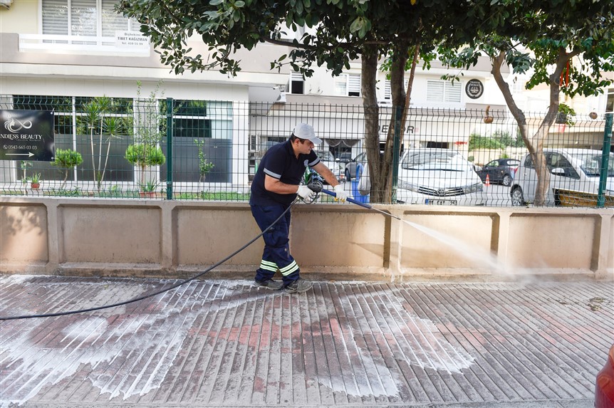 Seyhan Beledi̇yesi̇nden Temi̇zli̇k Ataği 1