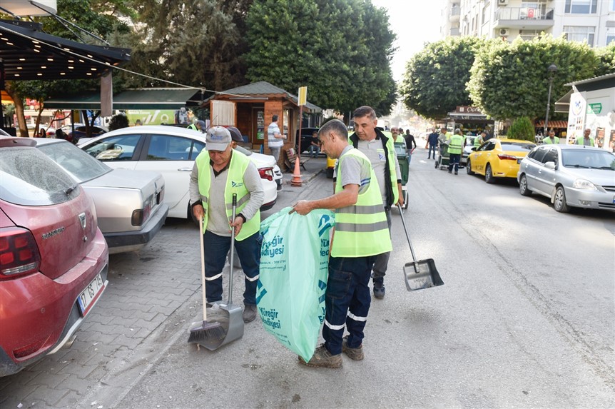 Seyhan Beledi̇yesi̇nden Temi̇zli̇k Ataği 5