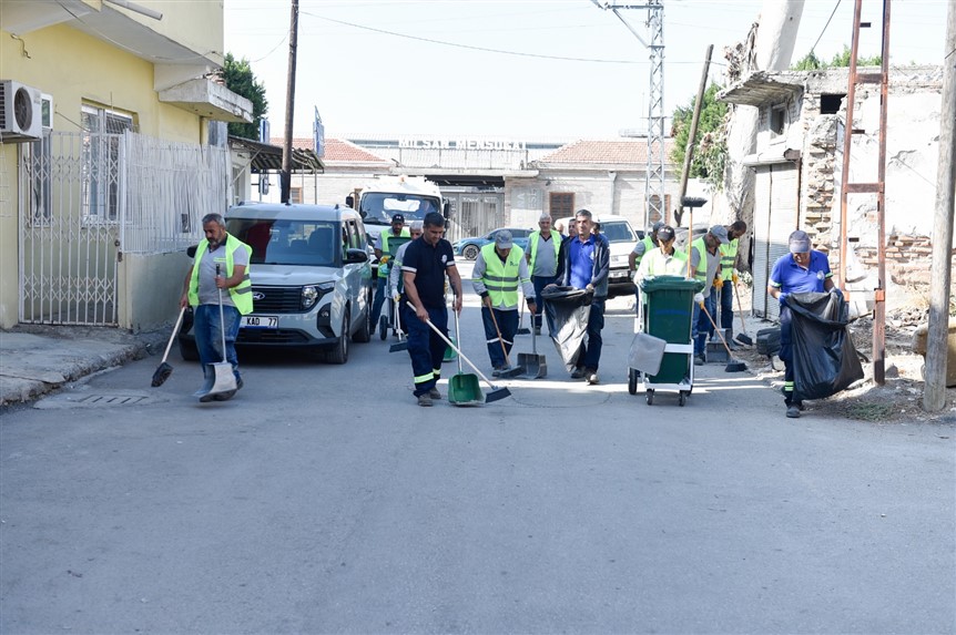 Seyhan Beledi̇yesi̇nden Temi̇zli̇k Ataği 8