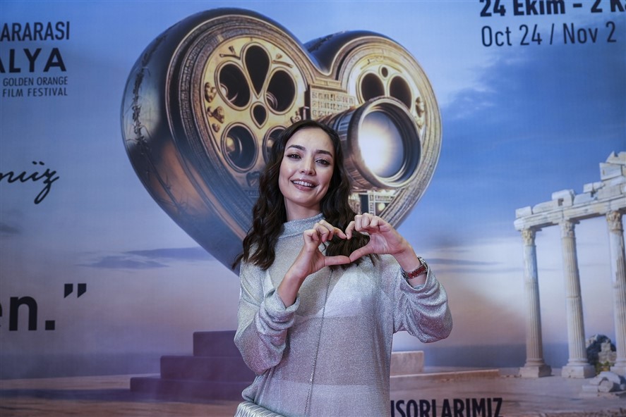 Zeynep Tugce Bayat (1)