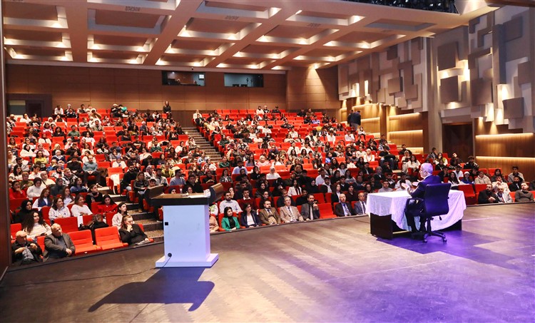 Gaün Rektörü Doğan Öğrenci̇lerle Buluştu 1