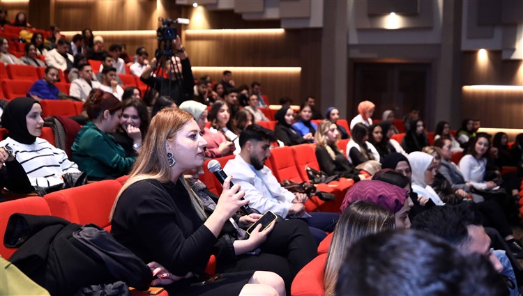 Gaün Rektörü Doğan Öğrenci̇lerle Buluştu 5