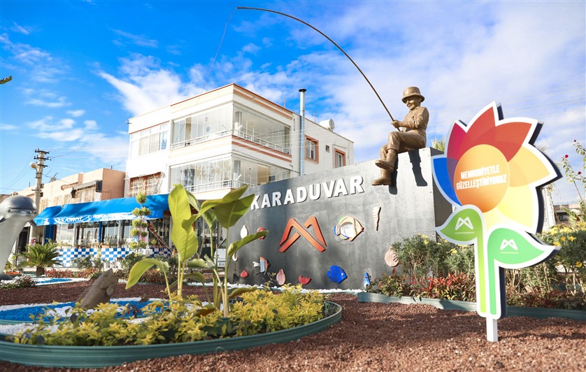 Mersi̇n Büyükşehi̇r Yeni̇ Yil Süslemeleri̇yle Kenti̇ Renklendi̇rdi̇ (5)