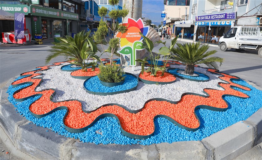 Mersi̇n Büyükşehi̇r Yeni̇ Yil Süslemeleri̇yle Kenti̇ Renklendi̇rdi̇ (6)