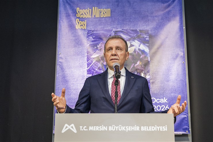 Başkan Seçer Ve Meral Seçer ‘Sessi̇z Mi̇rasin Sesi̇’ Sergi̇si̇ne Katildi (4)