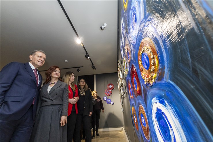 Başkan Seçer Ve Meral Seçer ‘Sessi̇z Mi̇rasin Sesi̇’ Sergi̇si̇ne Katildi (9)