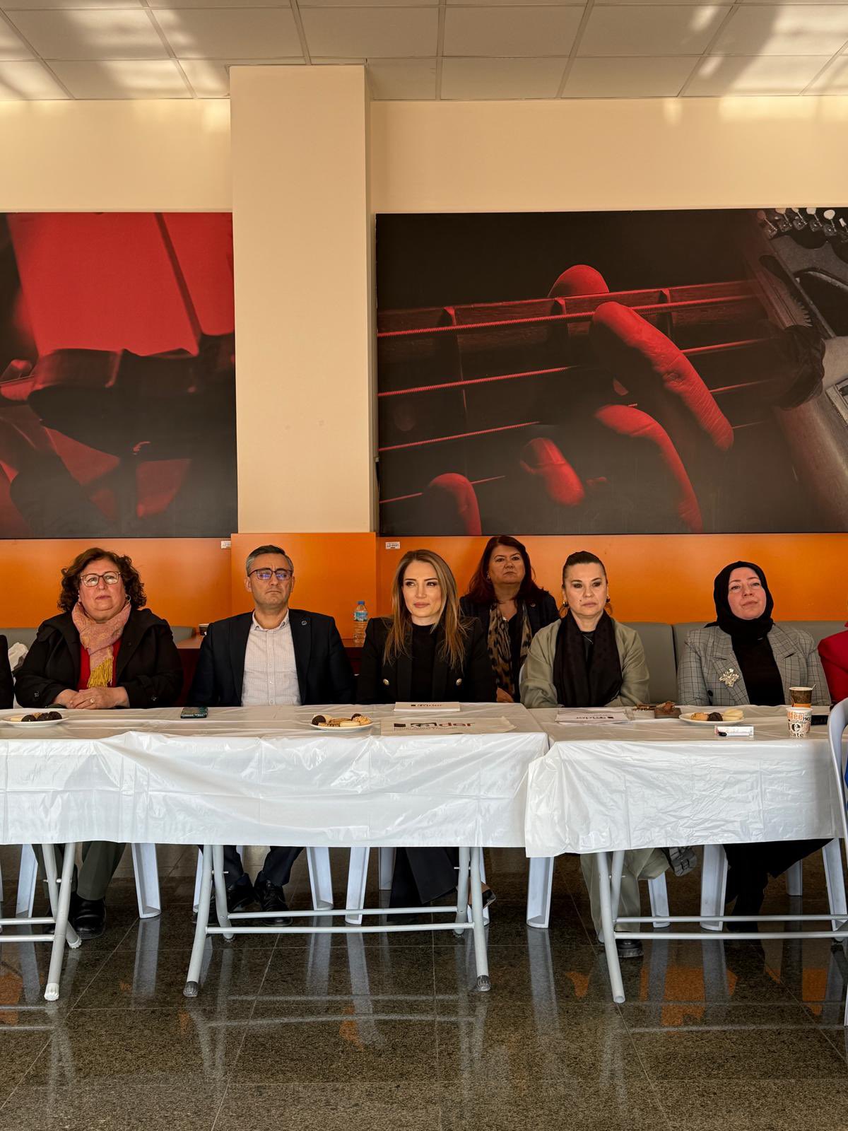 G 4Nq0M W Q A A R 11