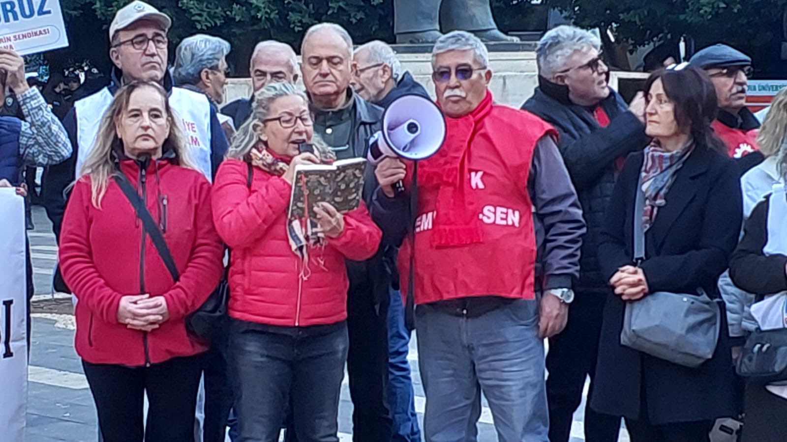 G9Qsy Dk Ww A A27 I U