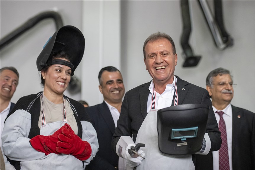 Mersi̇n Büyükşehi̇r’i̇n Sosyal Poli̇ti̇kalari Türki̇ye’ye Örnek Oluyor (6)