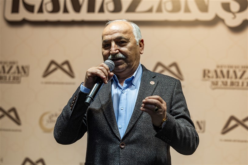 Başkan Seçer İle Meral Seçer, Erdemli̇lerle İftar Sofrasinda Buluştu (17)