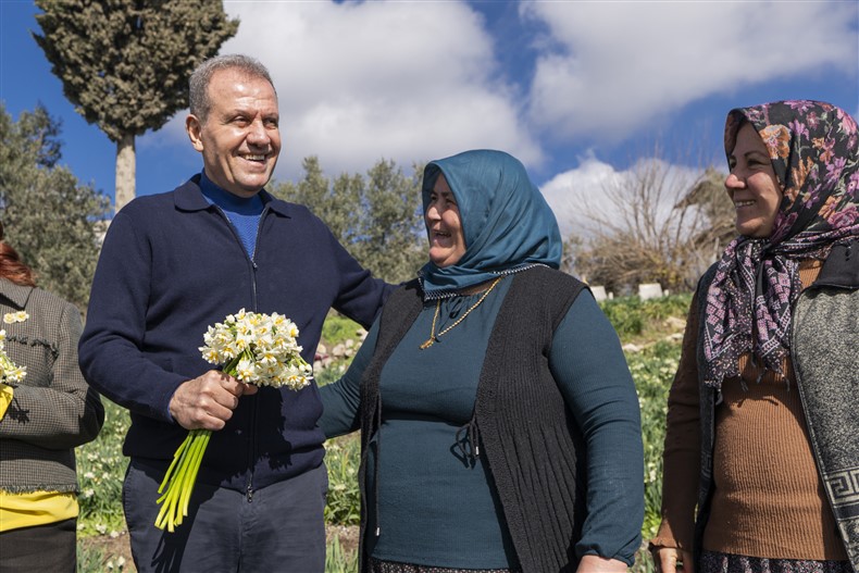 Başkan Seçer Ve Meral Seçer ‘4. Nergi̇s Şenli̇ği̇’ne Katildi (10)