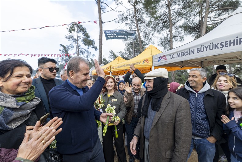 Başkan Seçer Ve Meral Seçer ‘4. Nergi̇s Şenli̇ği̇’ne Katildi (13)
