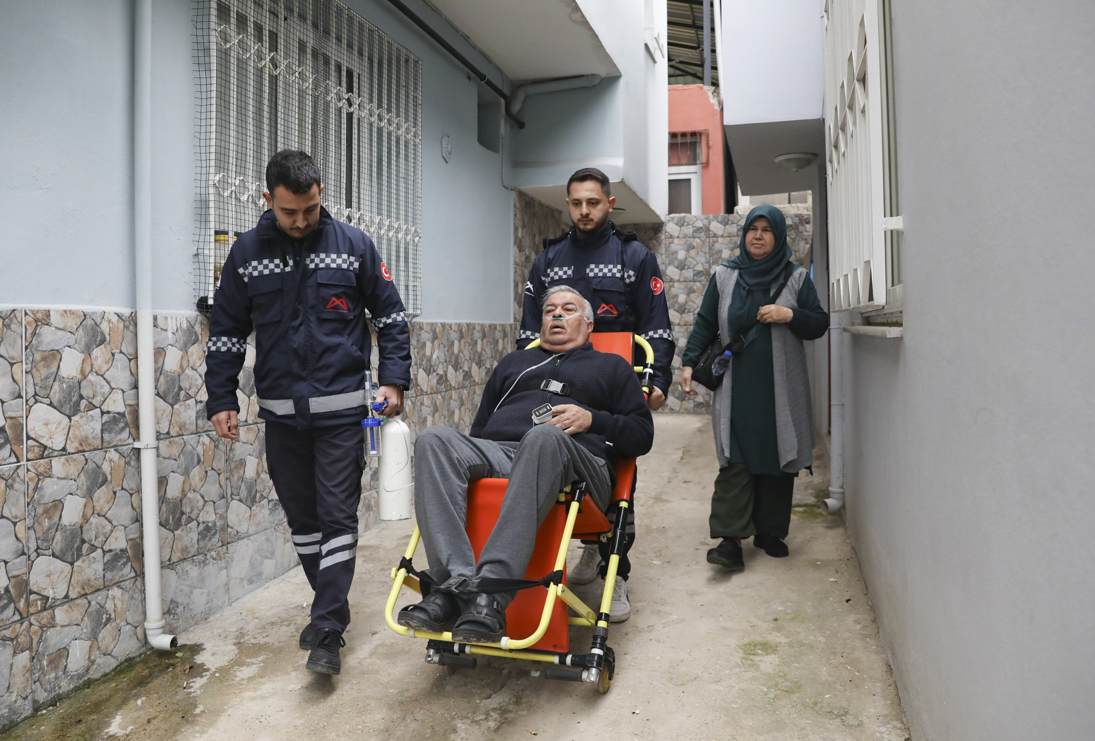 Mersi̇n Büyükşehi̇r Hasta Naki̇l Ambulanslari Vatandaşin Yaninda… (3)