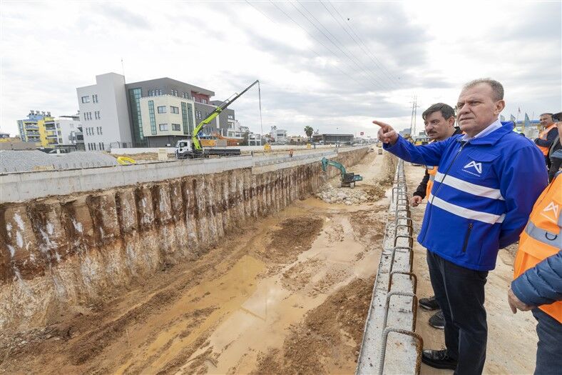 Başkan Seçer, Hal Katli Kavşaği İnşaatinda İncelemelerde Bulundu (4)