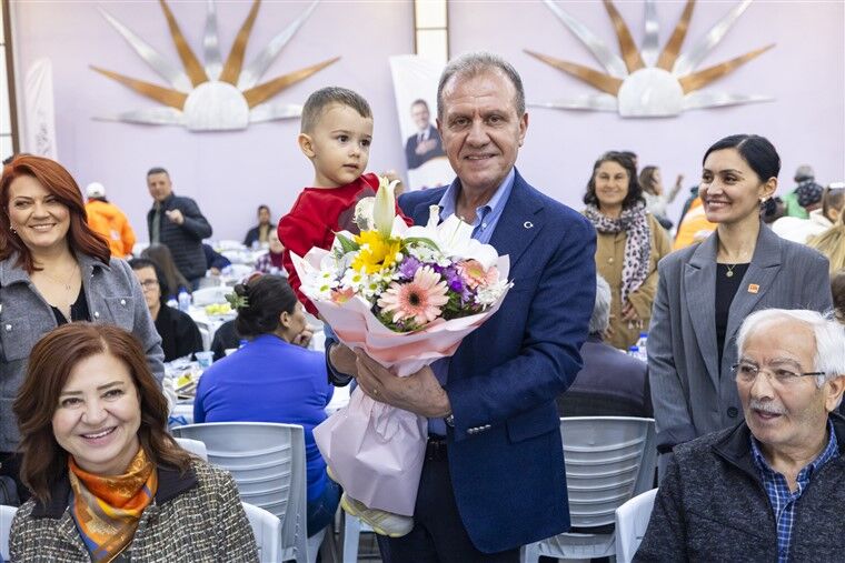 Başkan Seçer Ve Meral Seçer, Anamurlu Yurttaşlarla İftar Sofrasinda Buluştu (11)