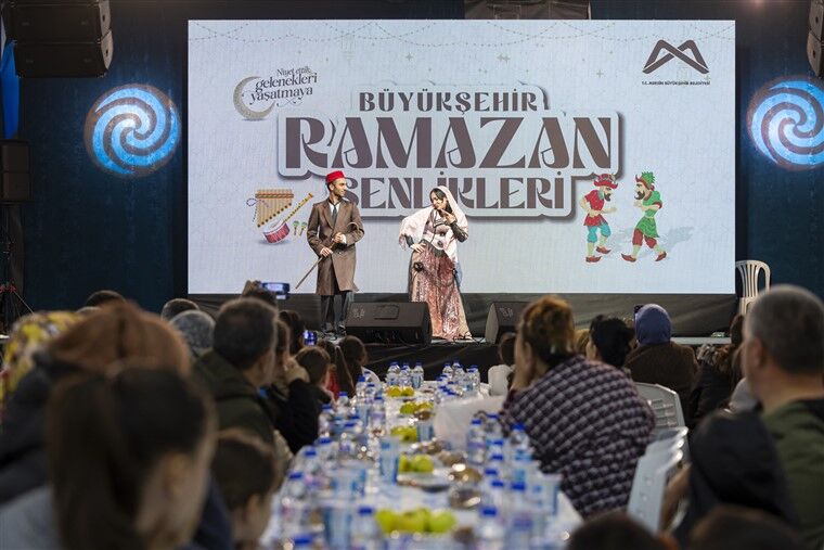 Başkan Seçer Ve Meral Seçer, Anamurlu Yurttaşlarla İftar Sofrasinda Buluştu (7)