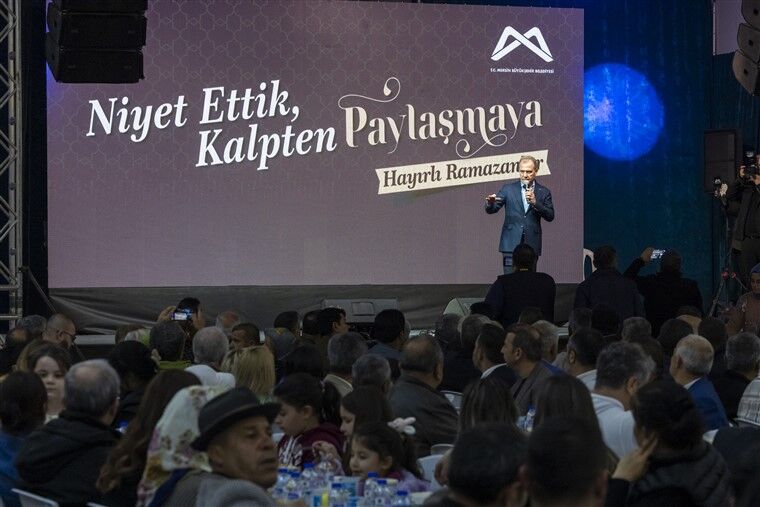 Başkan Seçer Ve Meral Seçer, Anamurlu Yurttaşlarla İftar Sofrasinda Buluştu (8)