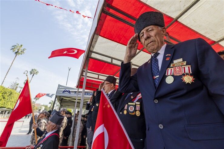 Başkan Seçer Ve Meral Seçer, Atatürk’ün Mersi̇n’e Geli̇şi̇ni̇n Yildönümü Programlarina Katildi (5)