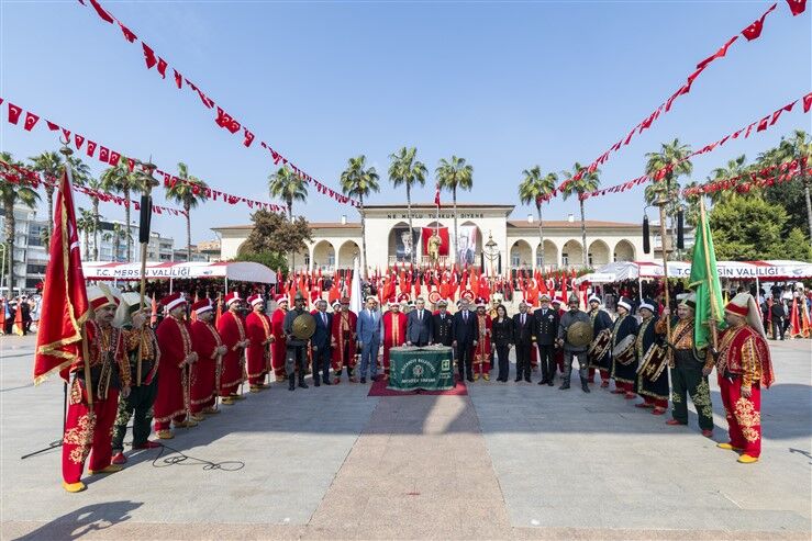 Başkan Seçer Ve Meral Seçer, Atatürk’ün Mersi̇n’e Geli̇şi̇ni̇n Yildönümü Programlarina Katildi (9)