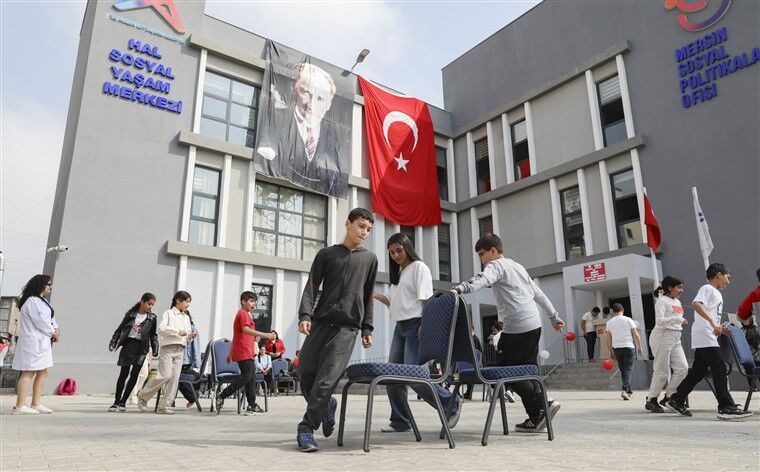 Çocuklarin Dünü, Bugünü, Yarini Büyükşehi̇r’e Emanet (13)