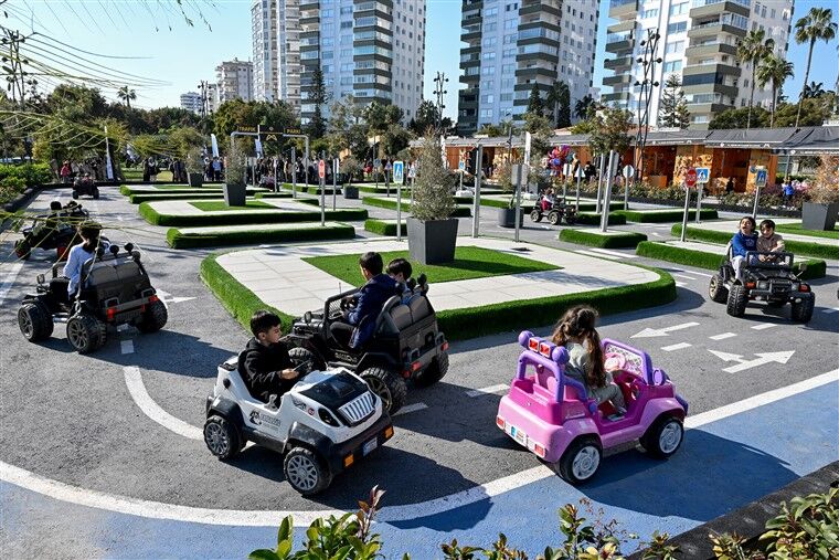 Çocuklarin Dünü, Bugünü, Yarini Büyükşehi̇r’e Emanet (9)