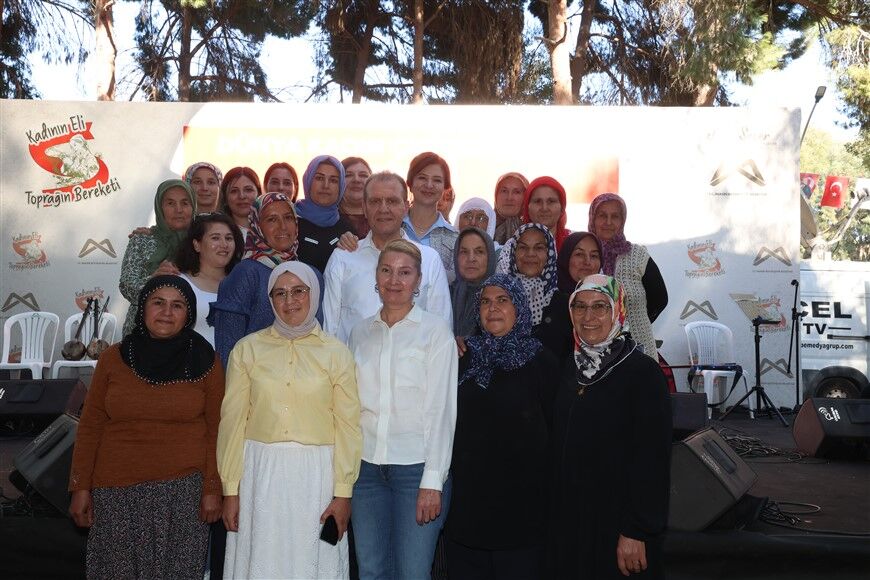 Kadinlar Mersi̇n Büyükşehi̇r İle Hayati Baştan Yaziyor (7)