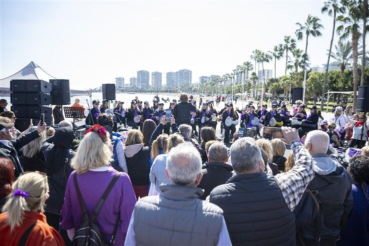 Mersi̇n Büyükşehi̇r İle ‘Eşi̇t Mersi̇n’i̇n Emekçi̇ Kadinlari’ 8 Mart’ta Bi̇r Araya Geldi̇ (11)