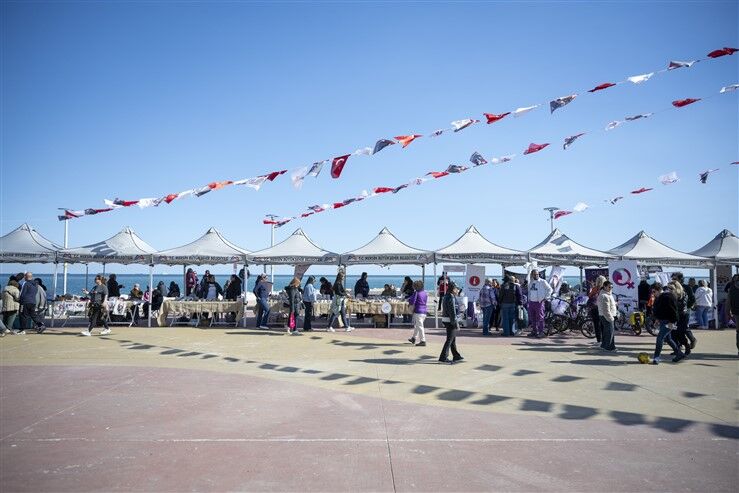 Mersi̇n Büyükşehi̇r İle ‘Eşi̇t Mersi̇n’i̇n Emekçi̇ Kadinlari’ 8 Mart’ta Bi̇r Araya Geldi̇ (12)
