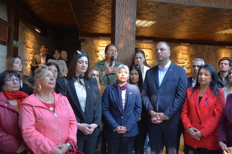 Mersi̇n Büyükşehi̇r İle ‘Eşi̇t Mersi̇n’i̇n Emekçi̇ Kadinlari’ 8 Mart’ta Bi̇r Araya Geldi̇ (14)