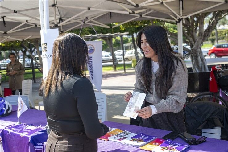 Mersi̇n Büyükşehi̇r İle ‘Eşi̇t Mersi̇n’i̇n Emekçi̇ Kadinlari’ 8 Mart’ta Bi̇r Araya Geldi̇ (5)