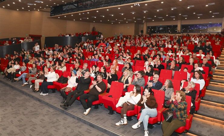 Mersi̇n Büyükşehi̇r İle ‘Eşi̇t Mersi̇n’i̇n Emekçi̇ Kadinlari’ 8 Mart’ta Bi̇r Araya Geldi̇ (6)