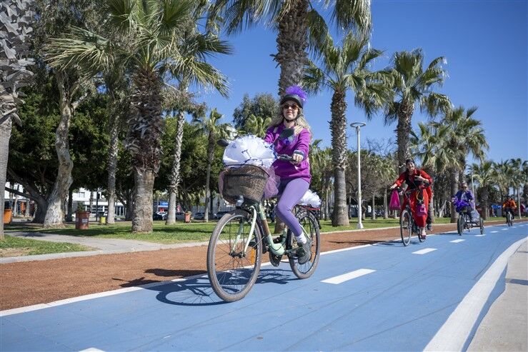 Mersi̇n Büyükşehi̇r İle ‘Eşi̇t Mersi̇n’i̇n Emekçi̇ Kadinlari’ 8 Mart’ta Bi̇r Araya Geldi̇ (7)