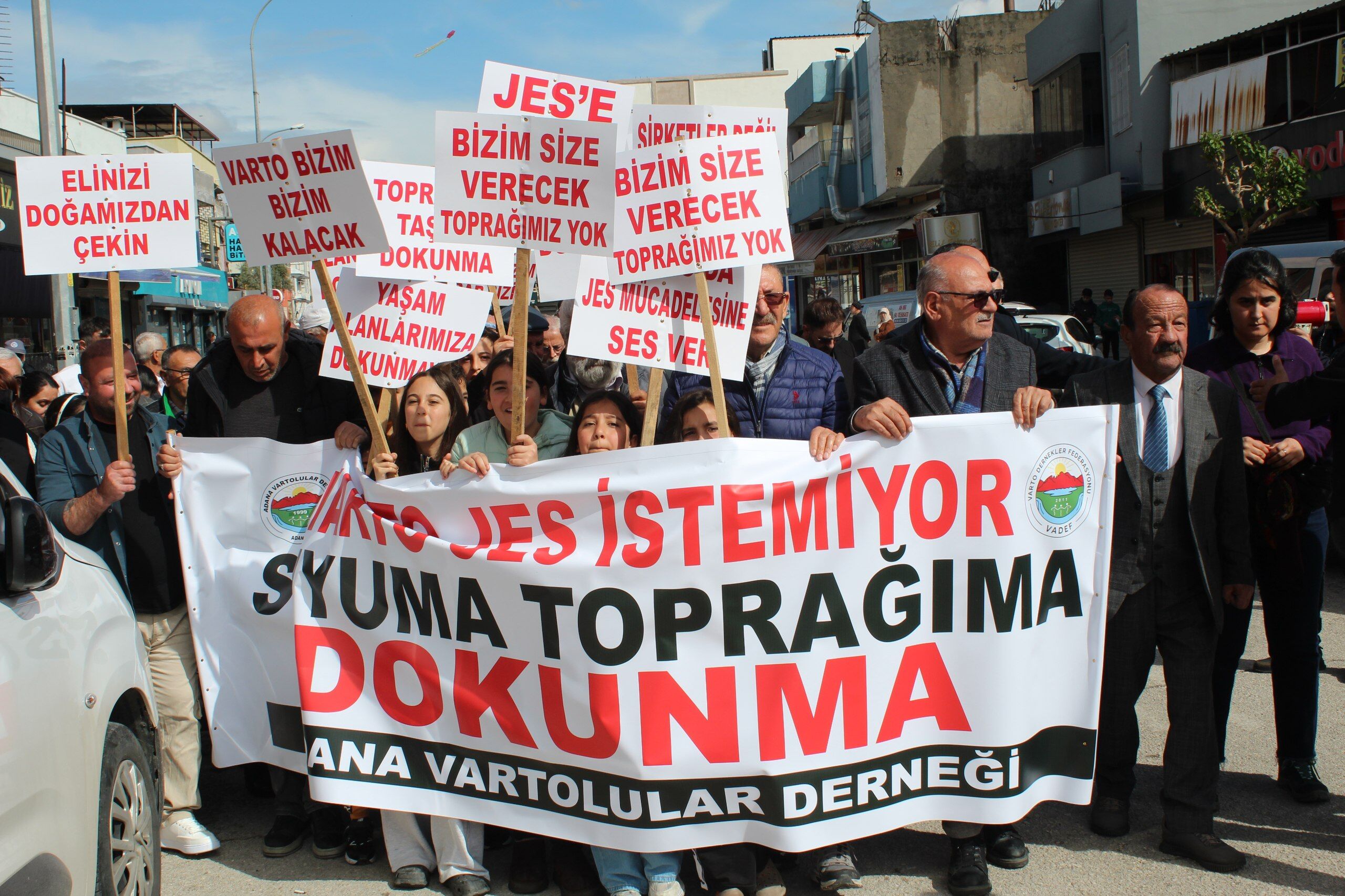 Photo 5909023891856755896 W