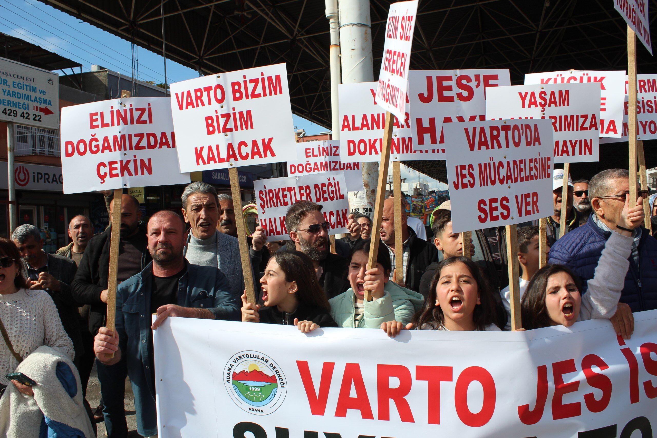 Photo 5909023891856755897 W