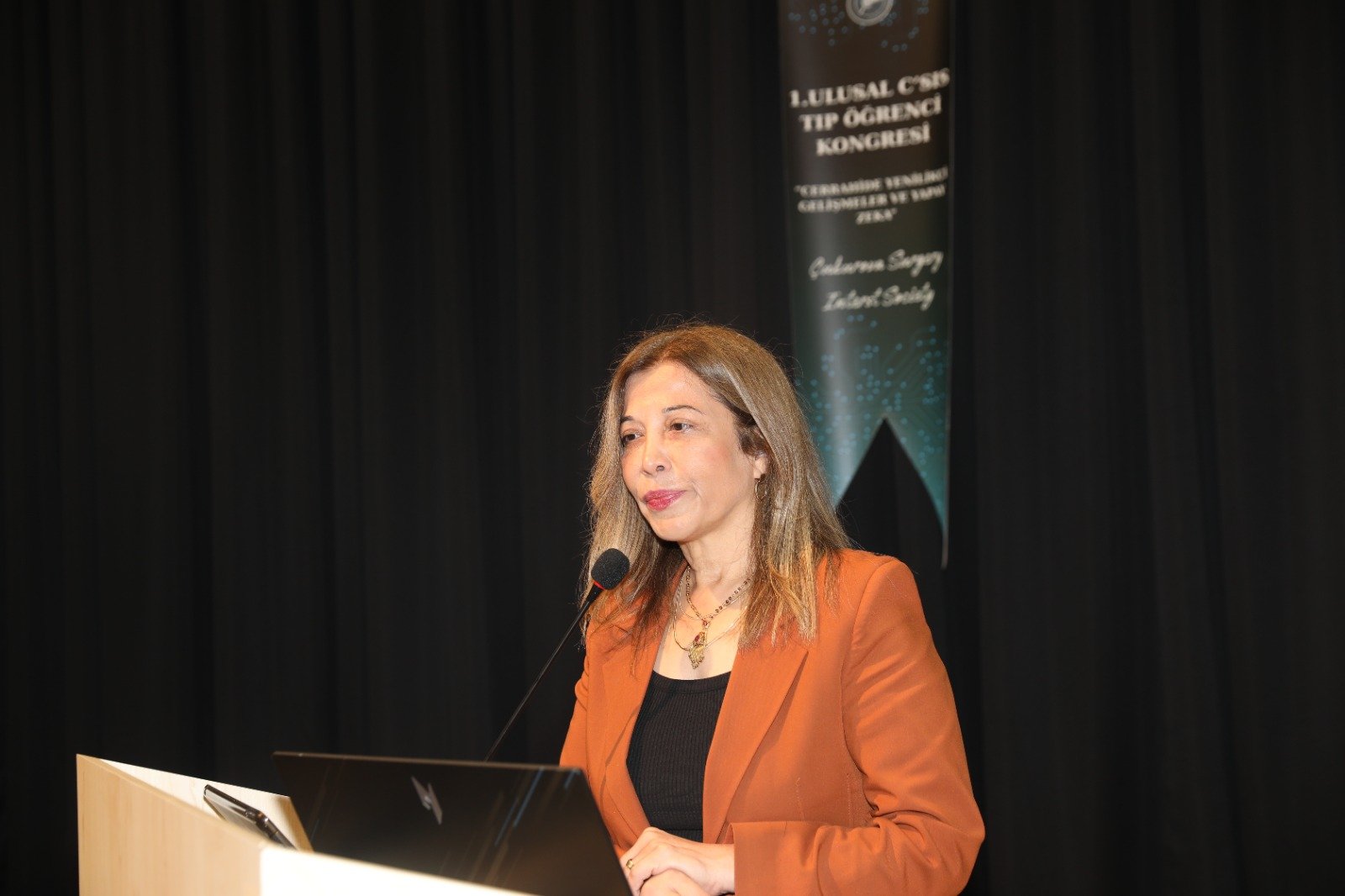 518Ad93E 75B8 435D 8Fce 37C35A418256