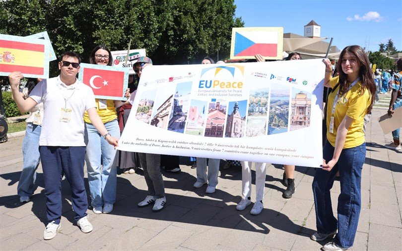 Çukurova Üniversitesinde Kültürlerin Buluşma Noktası Globalfest Başladı Foto (1)