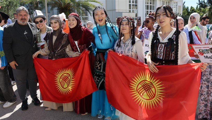 Çukurova Üniversitesinde Kültürlerin Buluşma Noktası Globalfest Başladı Foto (4)