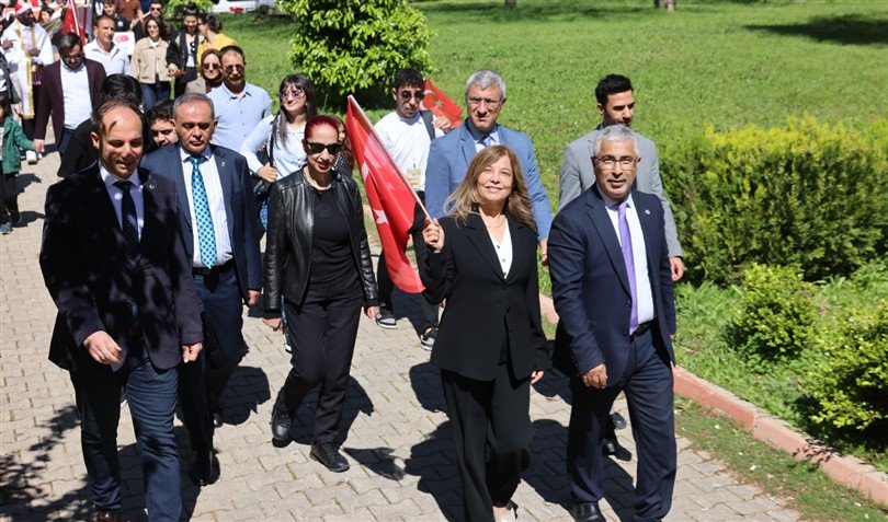 Çukurova Üniversitesinde Kültürlerin Buluşma Noktası Globalfest Başladı Foto (5)