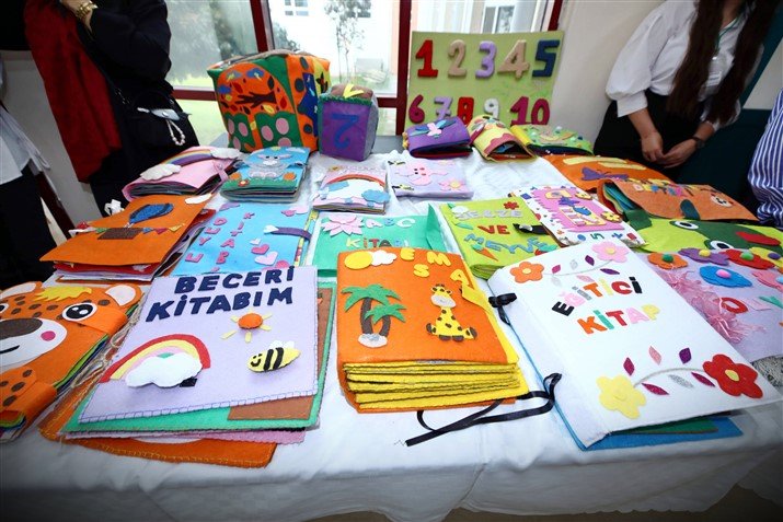 Gaün’de Eği̇ti̇m Materyalleri̇ Sergi̇si̇ Açildi 7