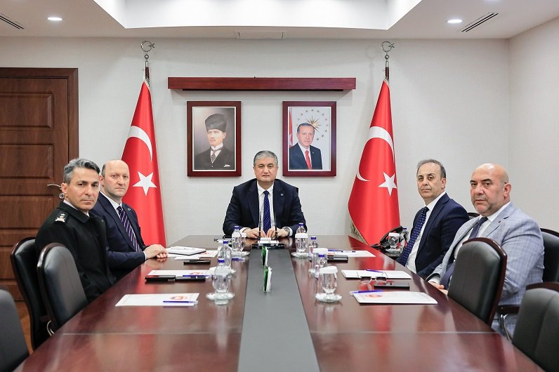 H F9Kqj5 Xw A A4 Gqycvvv-3